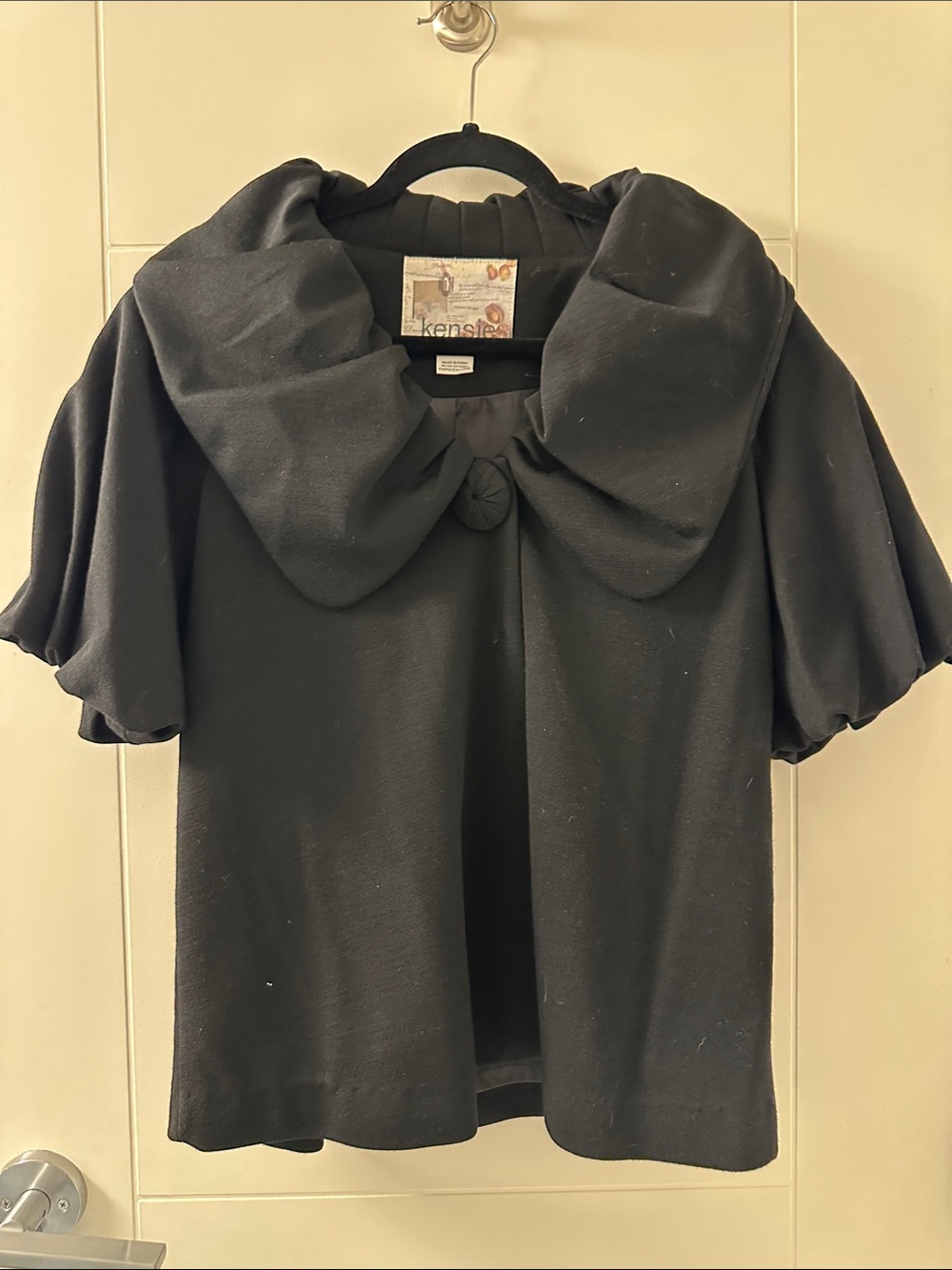 Kensie Black Puff-Sleeve Top with Oversized Bow Collar (104)